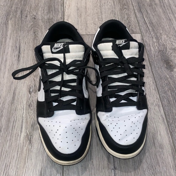 Nike ‘panda’ dunks - Picture 1 of 4